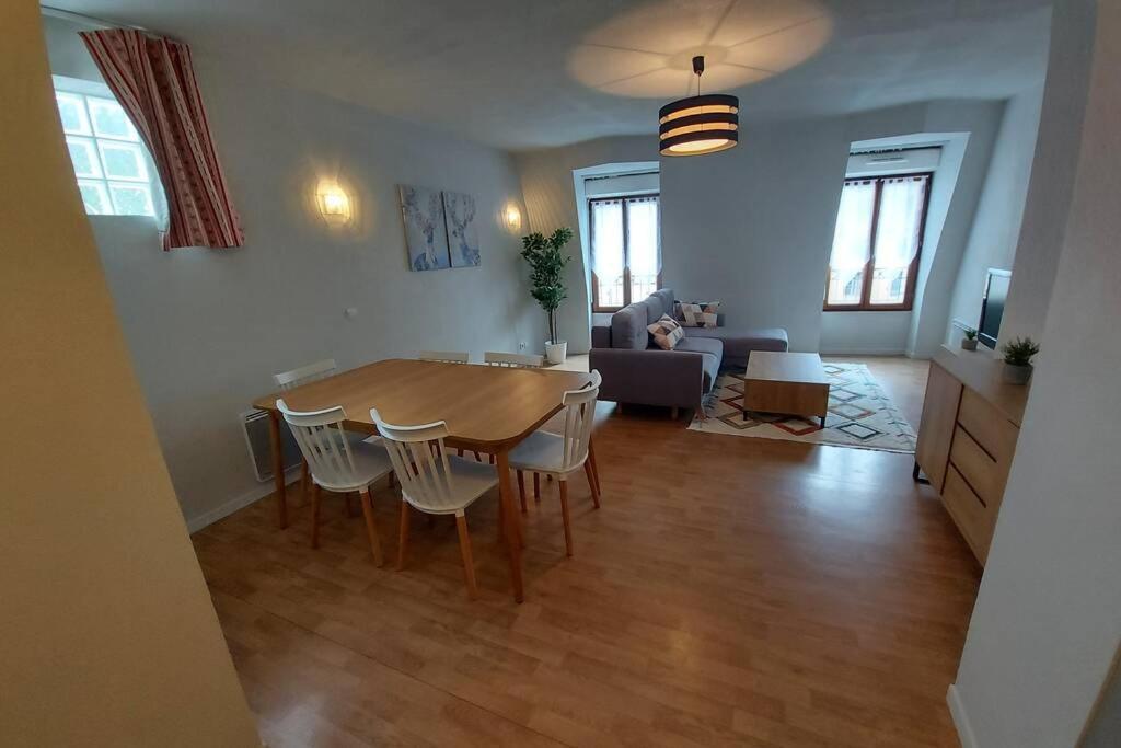 Appartement Moderne, Hyper-Centre - 6/8 Pers. Bagneres-de-Luchon Exterior photo